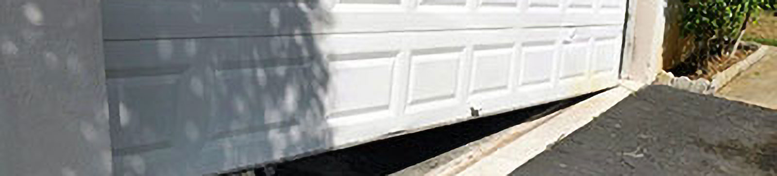 Garage Door Knocked Out of Position – Costa Mesa Project